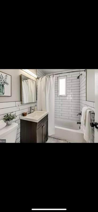 וושינגטון Lovely 1-Bedroom Rental Unit With Free Parking מראה חיצוני תמונה